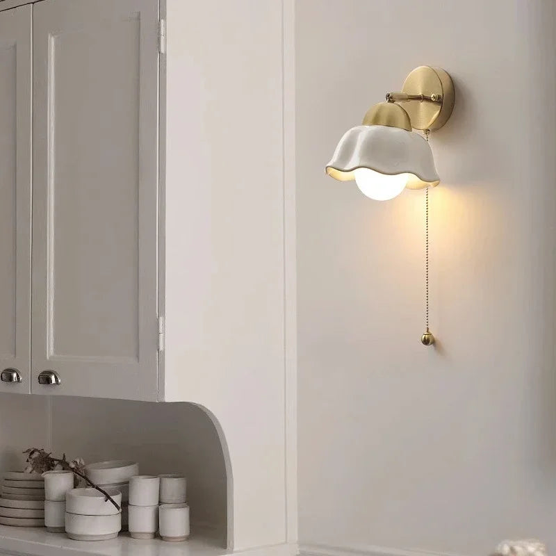 Keramische Bloemvormige Wandlamp
