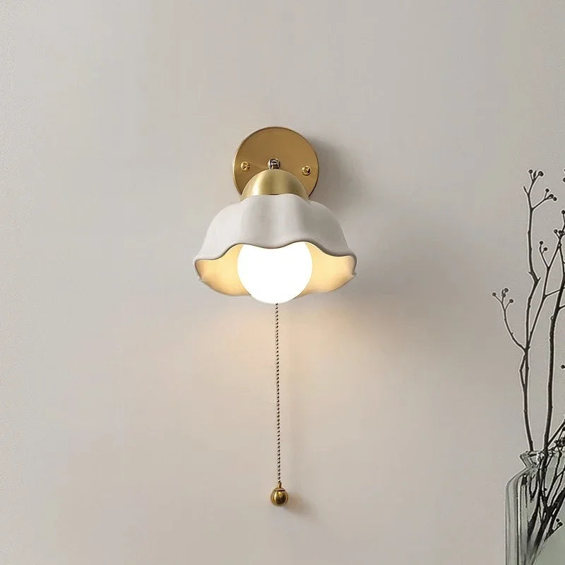 Keramische Bloemvormige Wandlamp