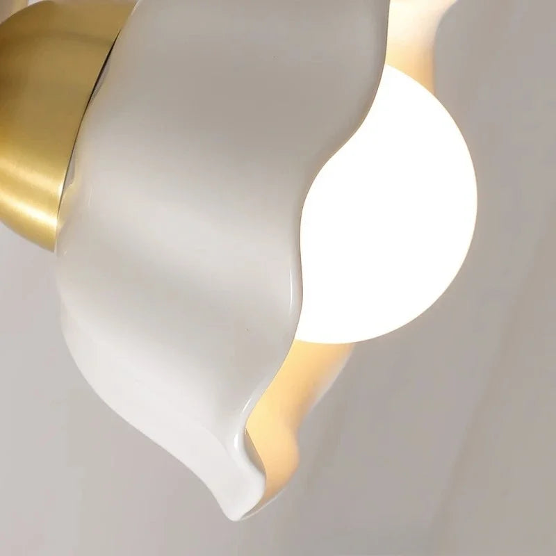 Keramische Bloemvormige Wandlamp