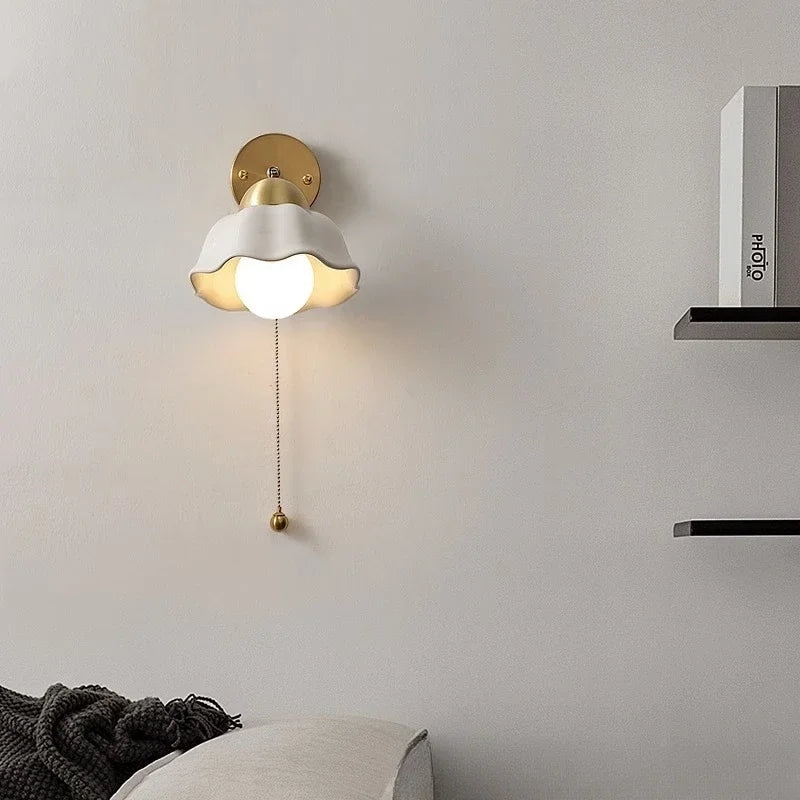 Keramische Bloemvormige Wandlamp